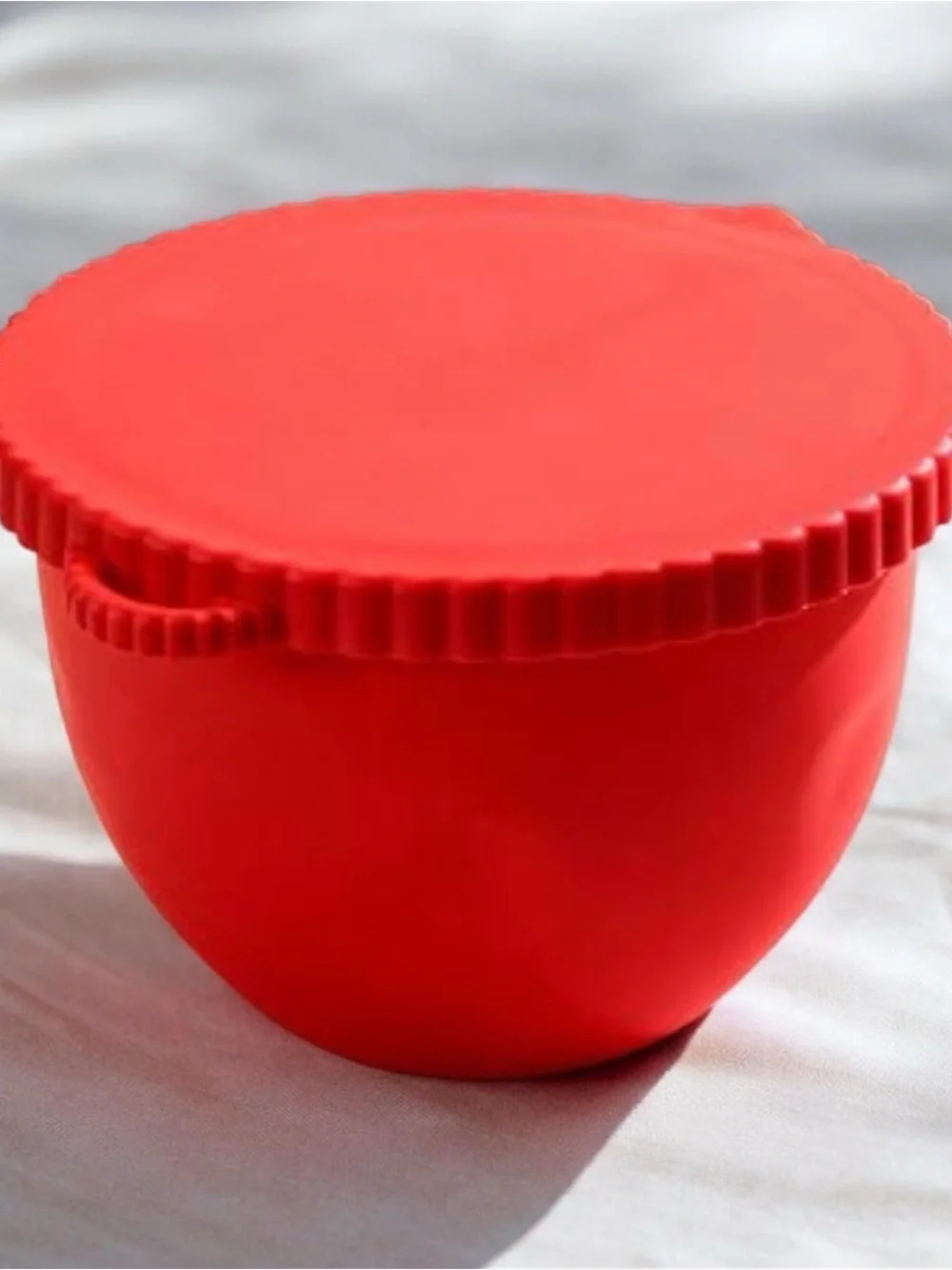 Silicone Red Mixing Bowl with Lid - Kitchen Storage and Prep